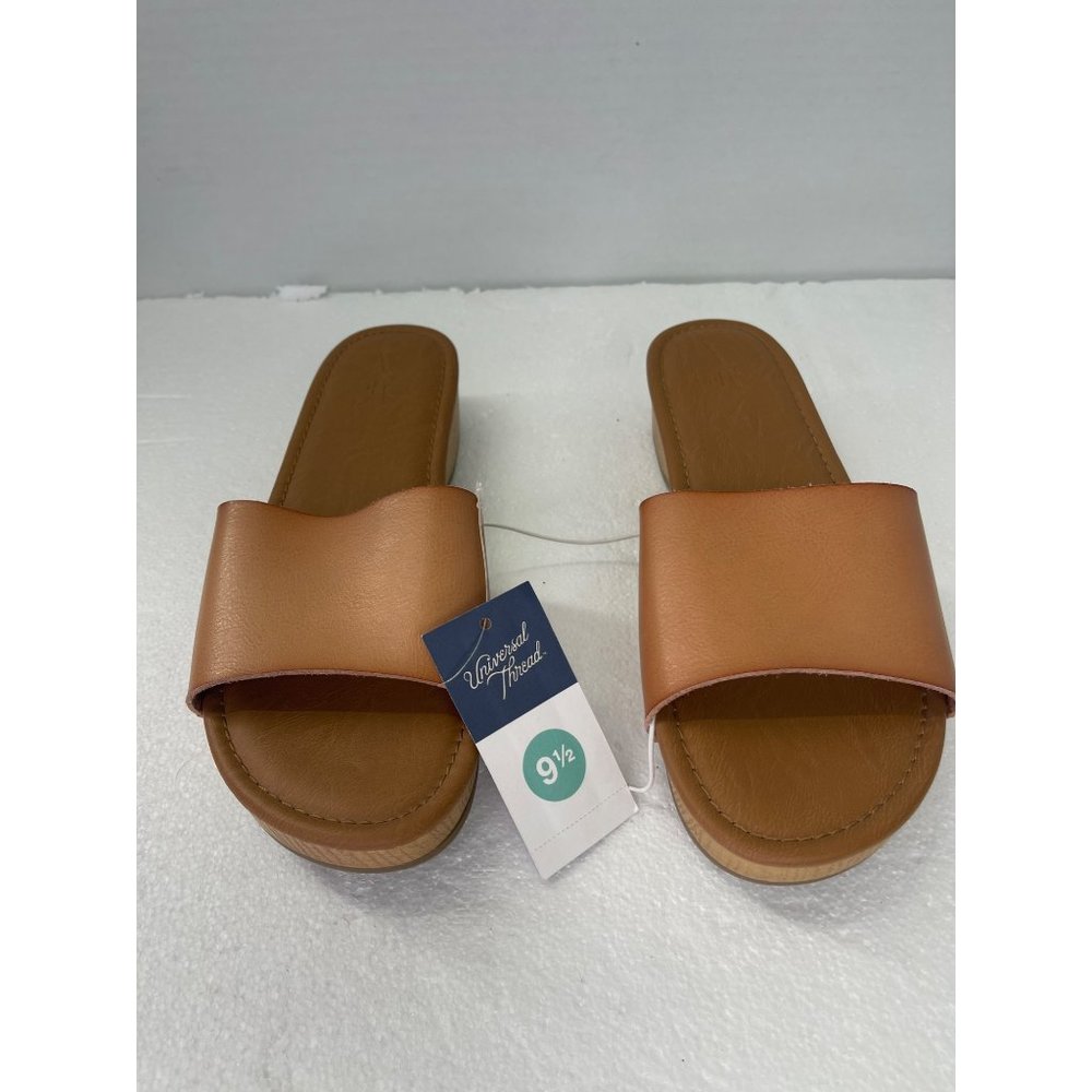 Universal Thread Natural Kora women's size 9.5 sandals slip on Faux Leather